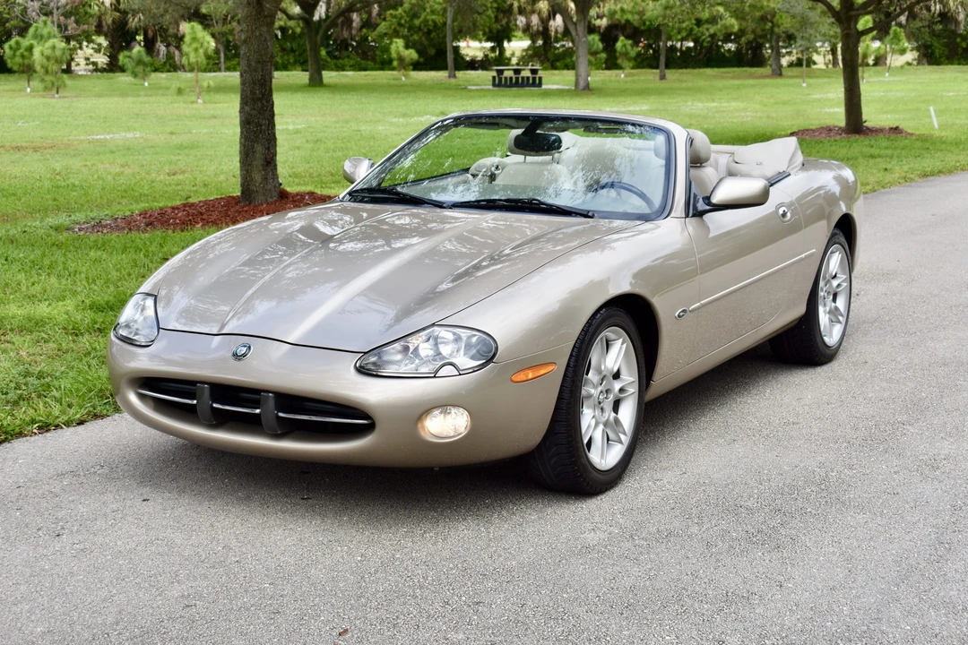 2001 Jaguar X100 XK8 - Image 23 of 31