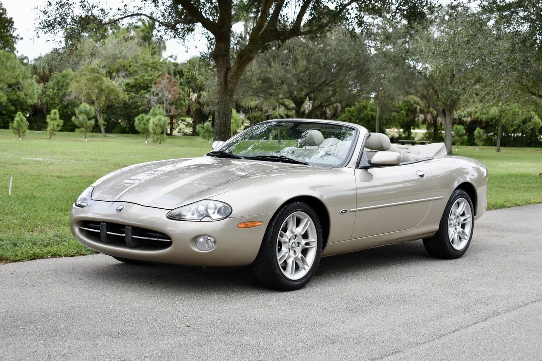 2001 Jaguar X100 XK8 - Image 27 of 31