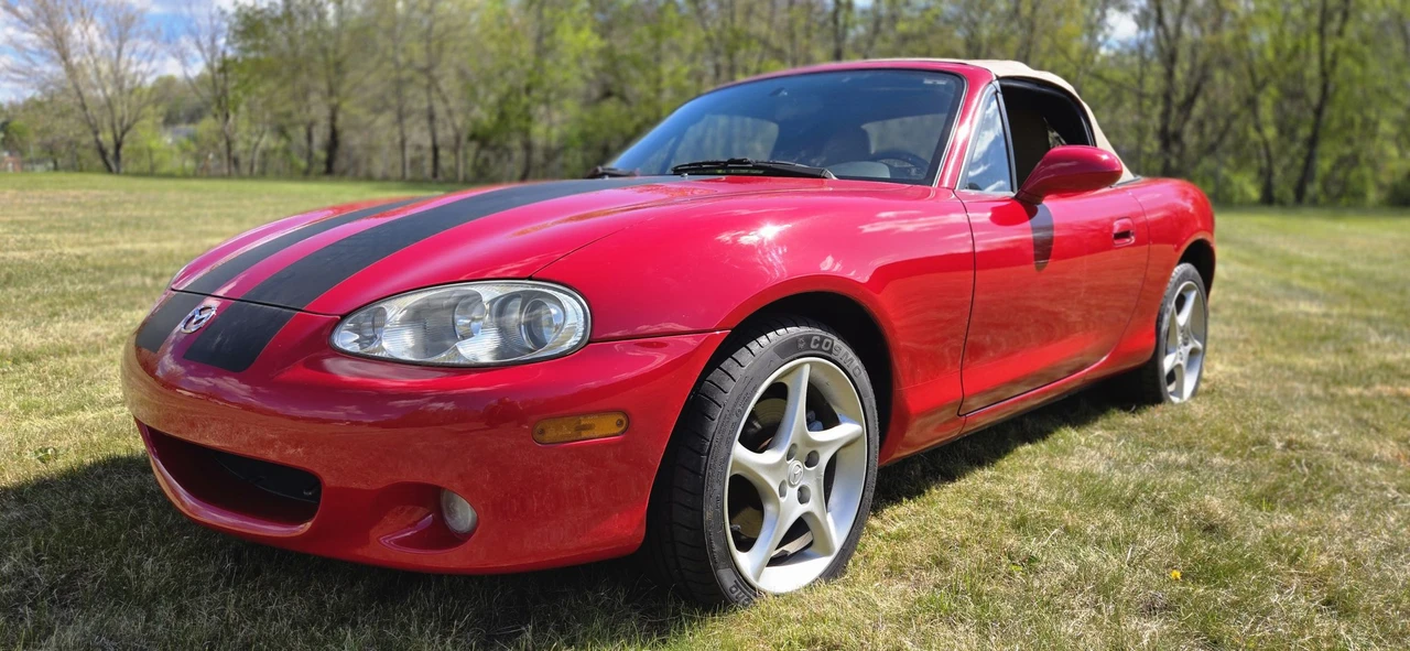 2001 Mazda NB MX-5 Miata - Image 2 of 31