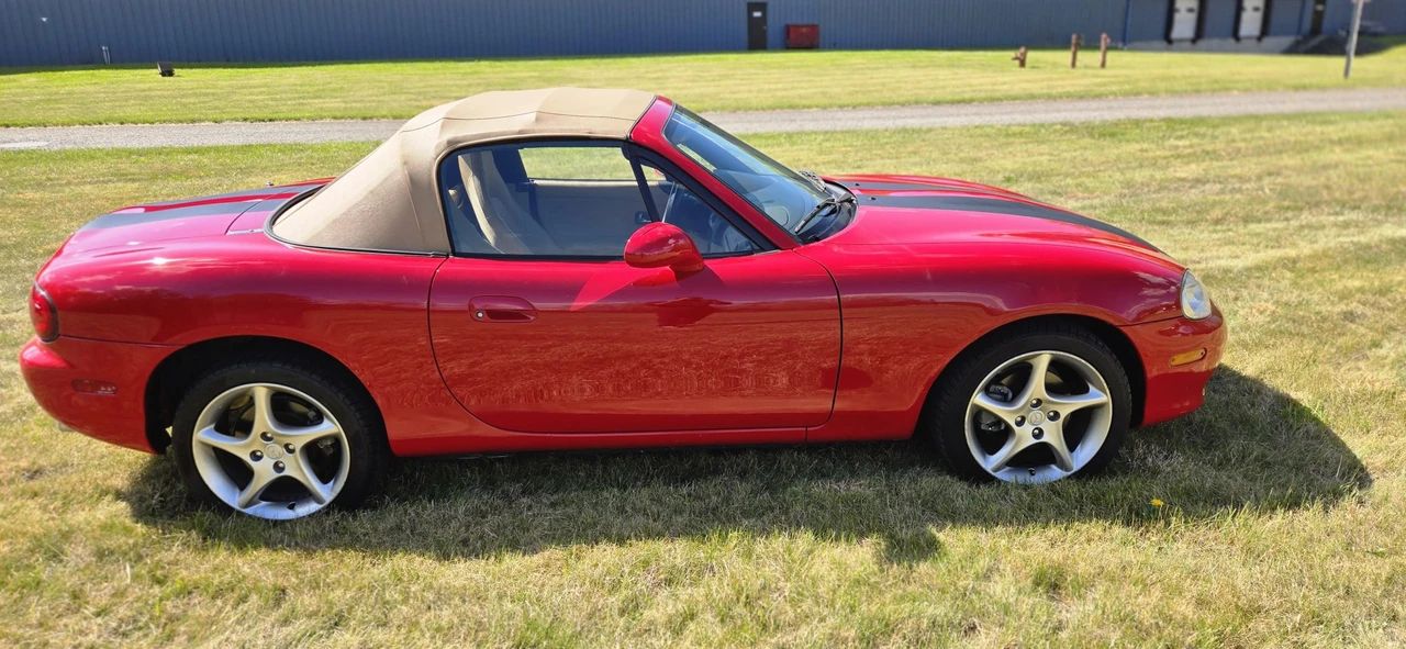 2001 Mazda NB MX-5 Miata - Image 10 of 31