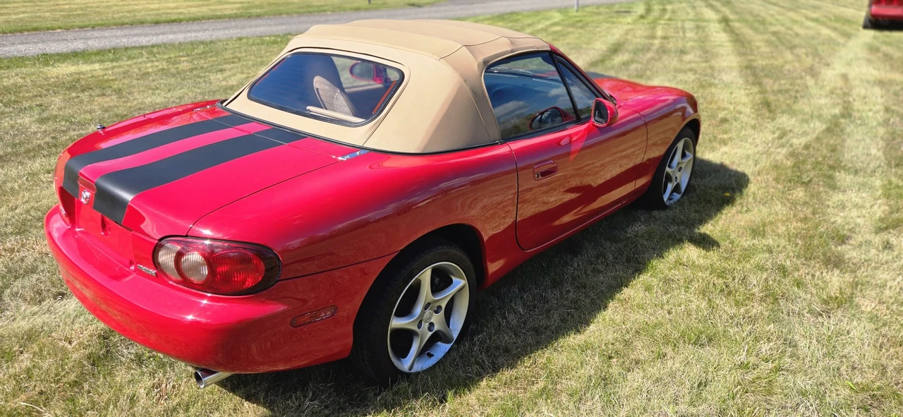 2001 Mazda NB MX-5 Miata - Image 9 of 31