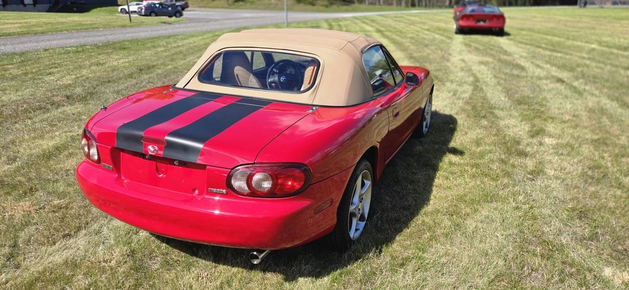 2001 Mazda NB MX-5 Miata - Image 8 of 31