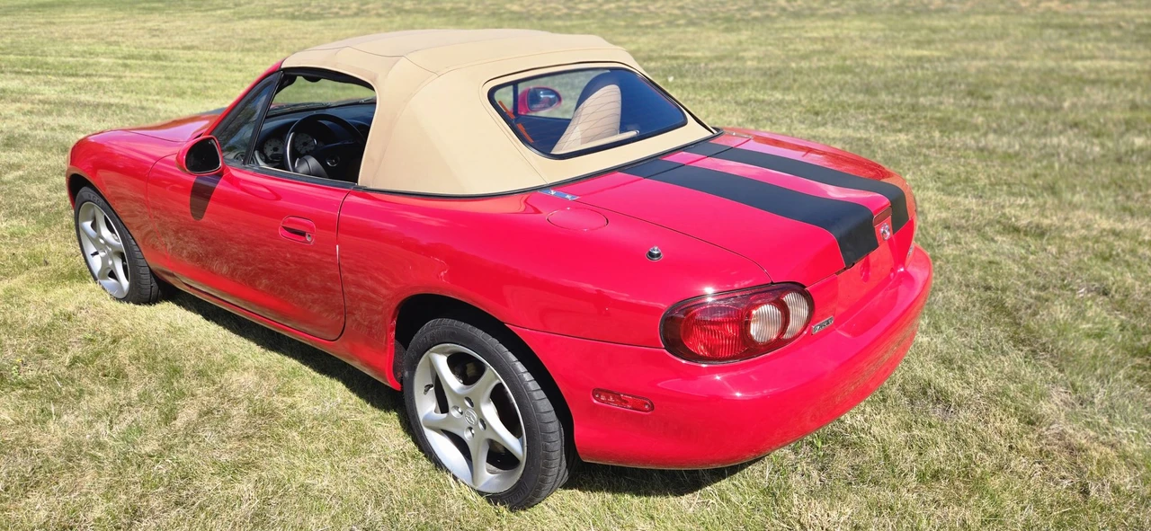 2001 Mazda NB MX-5 Miata - Image 5 of 31