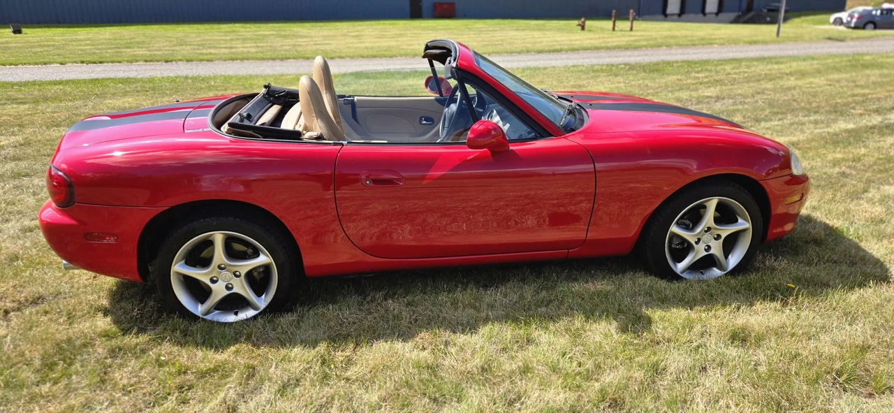 2001 Mazda NB MX-5 Miata - Image 19 of 31