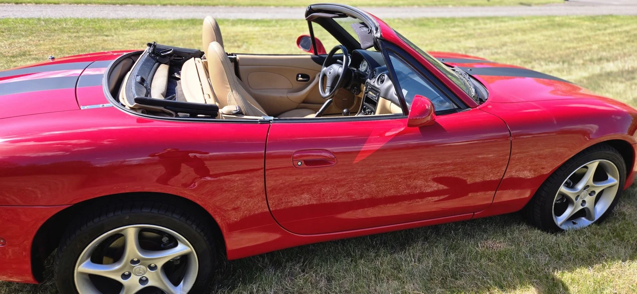 2001 Mazda NB MX-5 Miata - Image 29 of 31