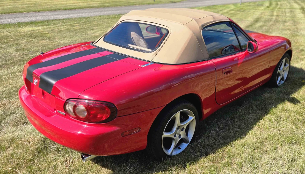 2001 Mazda NB MX-5 Miata - Image 19 of 31
