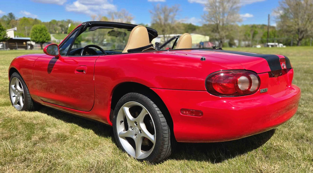2001 Mazda NB MX-5 Miata - Image 5 of 31