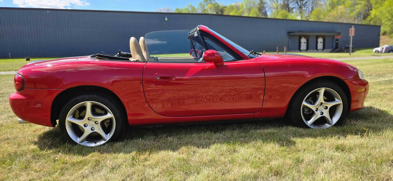 2001 Mazda NB MX-5 Miata - Image 8 of 31