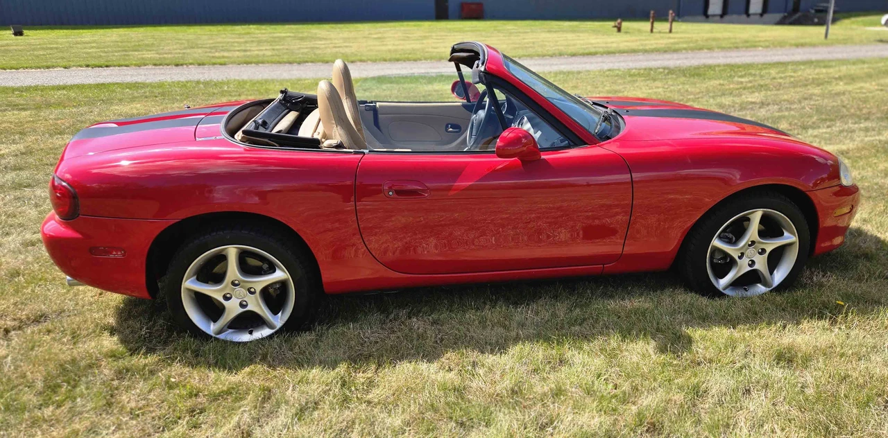 2001 Mazda NB MX-5 Miata - Image 7 of 31