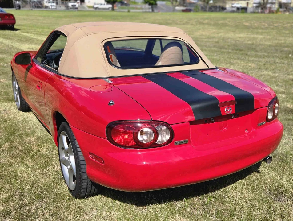 2001 Mazda NB MX-5 Miata - Image 16 of 31