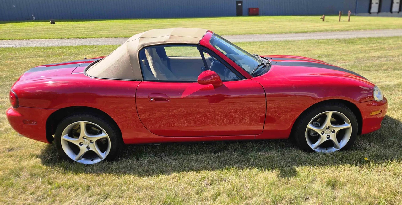 2001 Mazda NB MX-5 Miata - Image 20 of 31