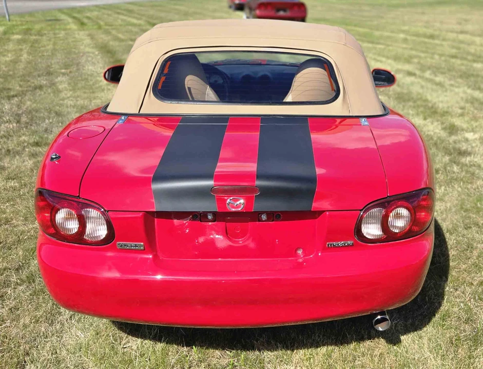 2001 Mazda NB MX-5 Miata - Image 17 of 31