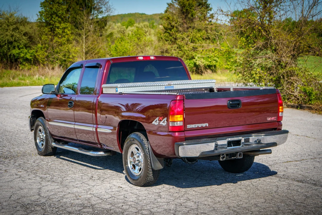 2002 GMC Sierra 2nd Gen - Image 11 of 31