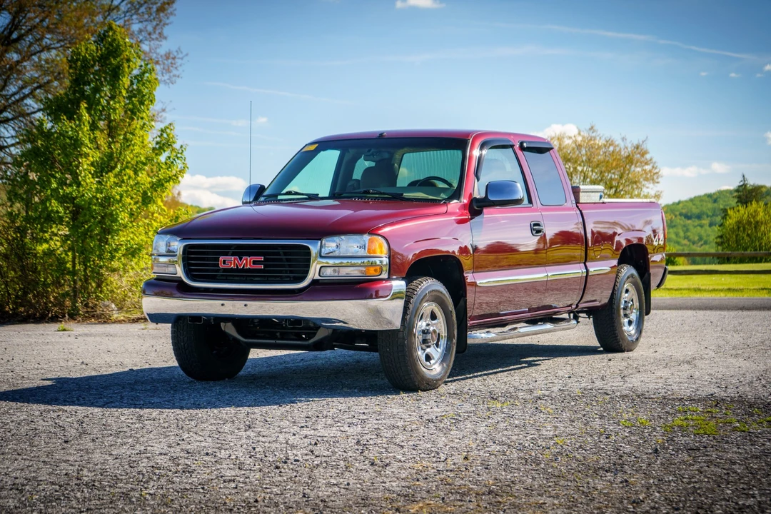2002 GMC Sierra 2nd Gen - Image 3 of 31