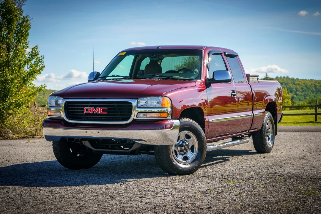 2002 GMC Sierra 2nd Gen - Image 2 of 31