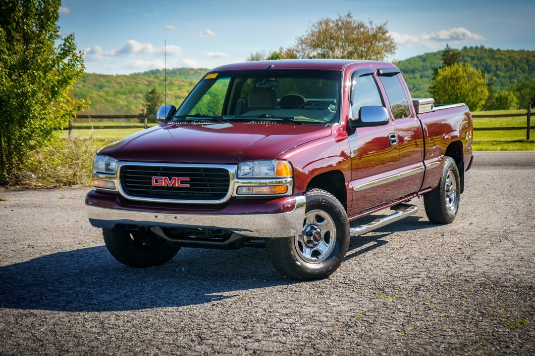 2002 GMC Sierra 2nd Gen - Image 5 of 31