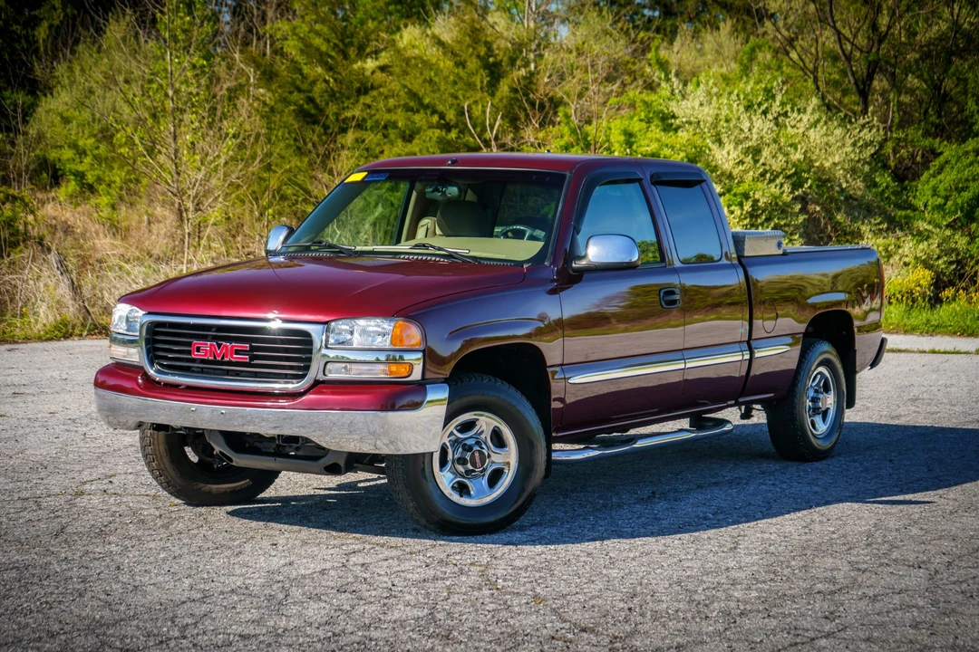 2002 GMC Sierra 2nd Gen - Image 7 of 31