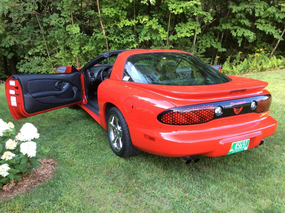 2002 Pontiac Firebird 4th Gen - Image 11 of 31
