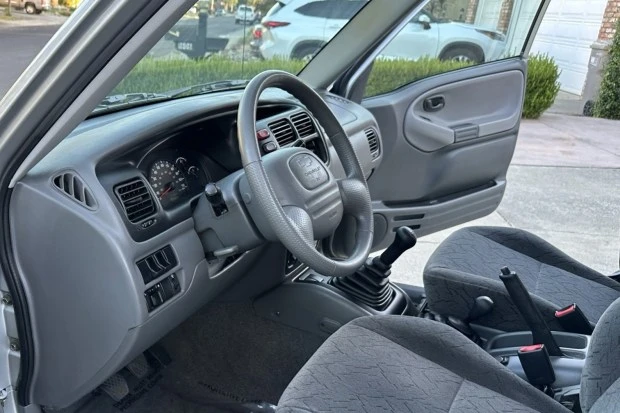 2003 Geo Tracker - Image 5 of 8