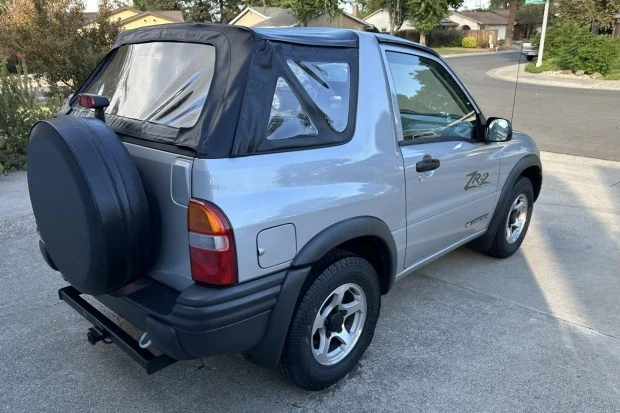 2003 Geo Tracker - Image 2 of 8