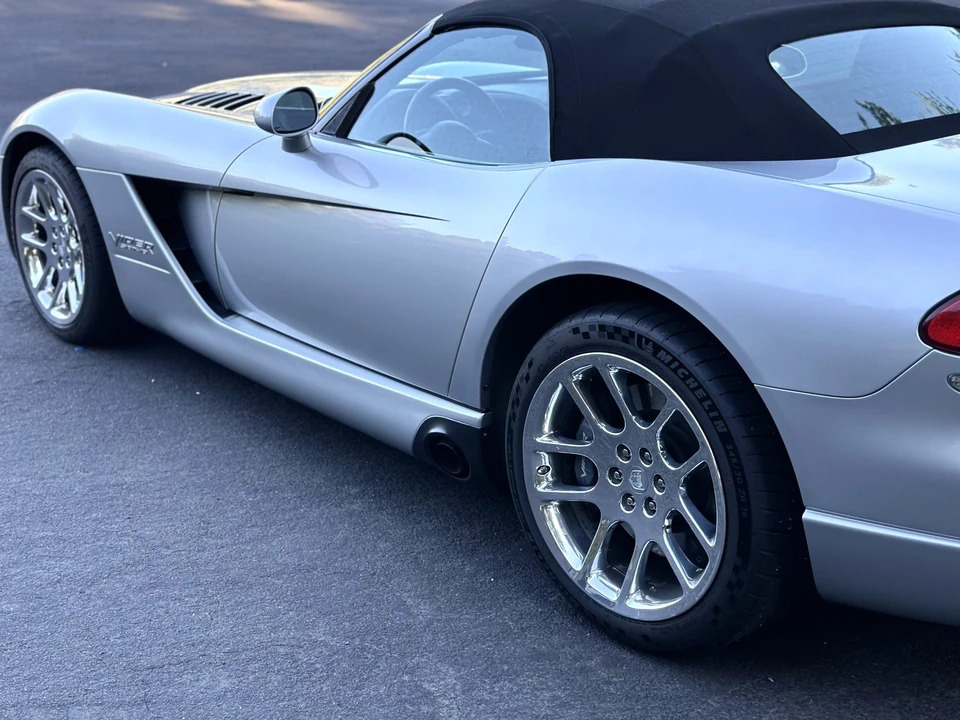2003 Dodge Viper 3rd Gen - Image 17 of 31