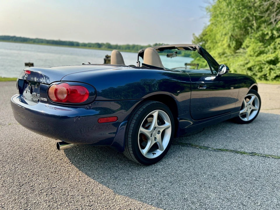 2003 Mazda NB MX-5 Miata - Image 17 of 31
