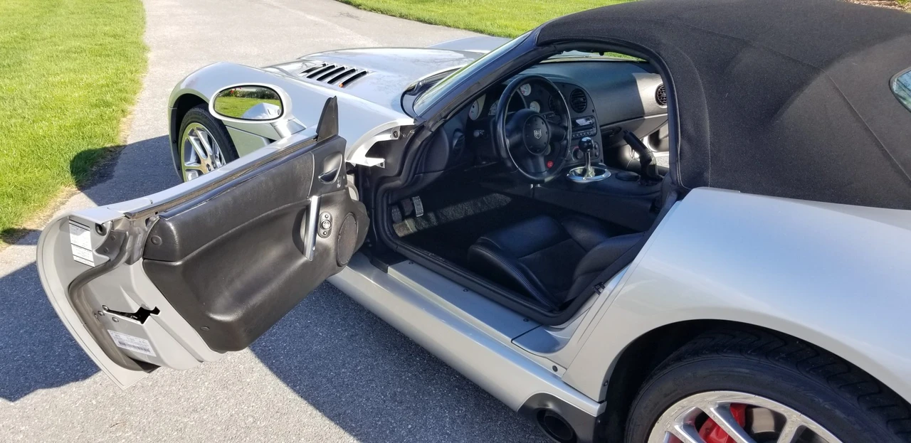 2004 Dodge Viper 3rd Gen - Image 30 of 31