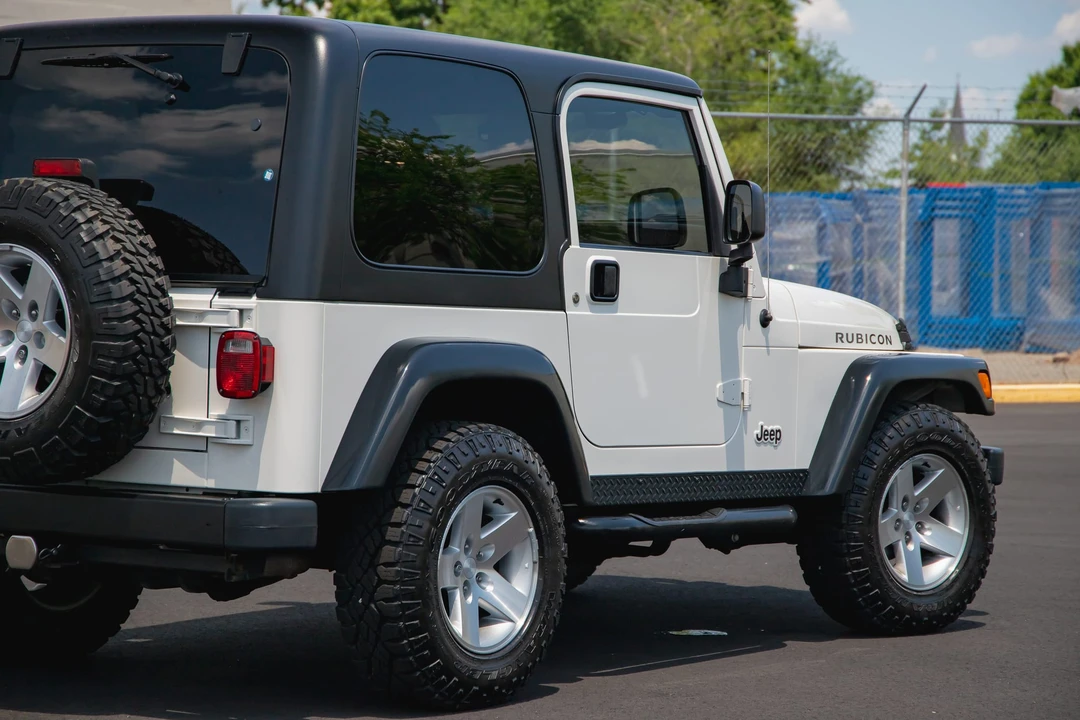 2004 Jeep Wrangler - Image 18 of 31
