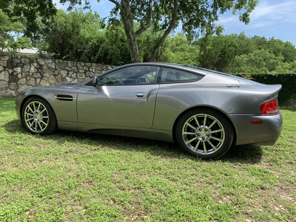 2005 Aston Martin Vanquish 1st Gen - Image 13 of 31