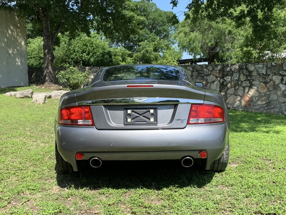 2005 Aston Martin Vanquish 1st Gen - Image 17 of 31
