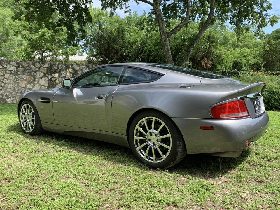 2005 Aston Martin Vanquish 1st Gen - Image 14 of 31
