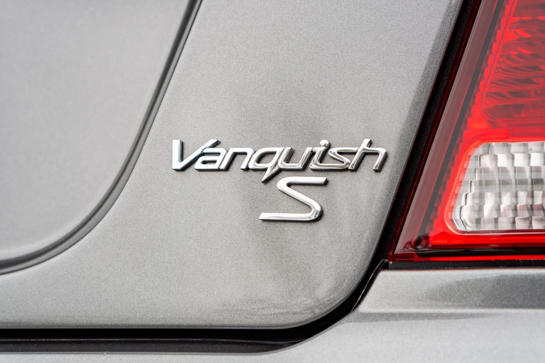 2005 Aston Martin Vanquish 1st Gen - Image 22 of 31