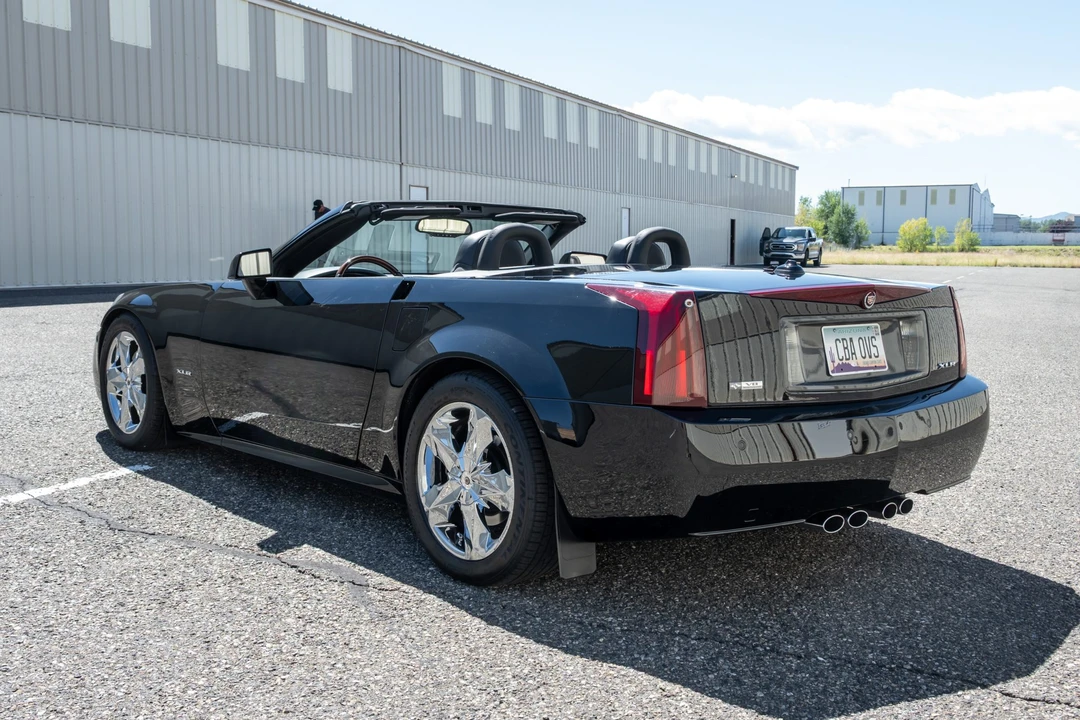 2005 Cadillac XLR - Image 3 of 31
