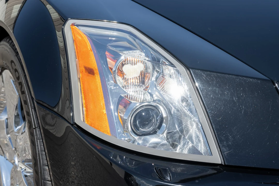 2005 Cadillac XLR - Image 28 of 31