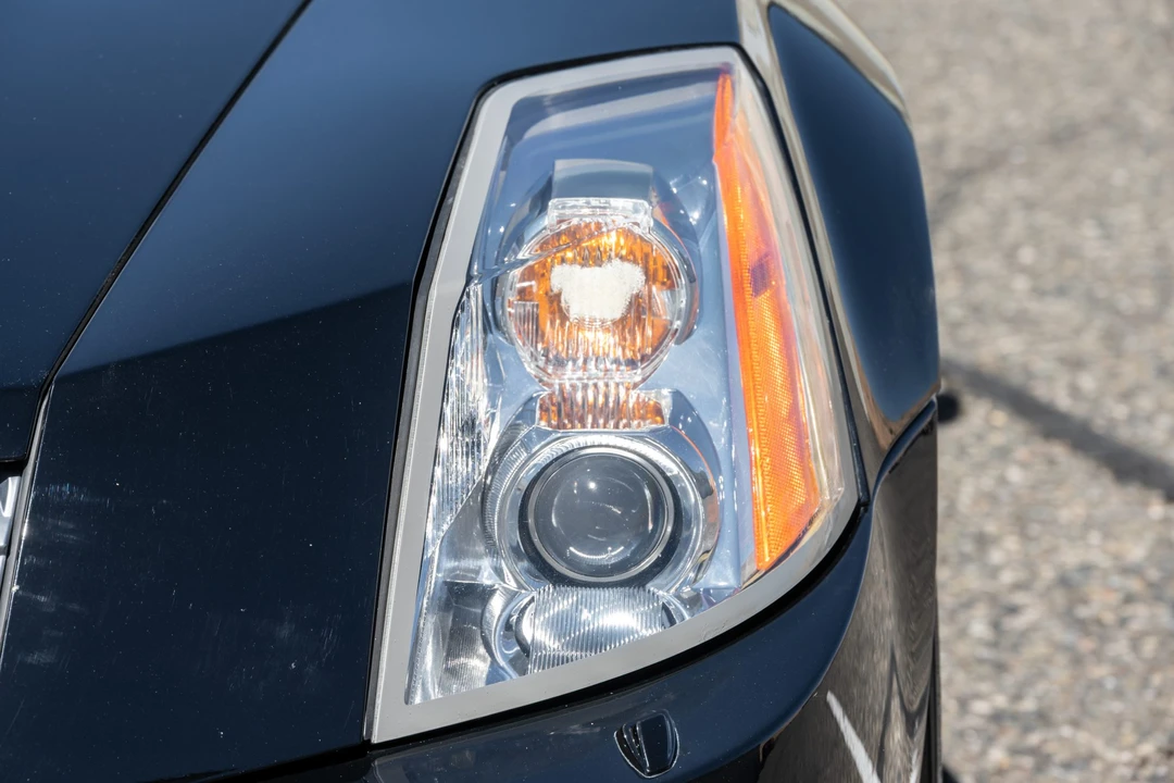 2005 Cadillac XLR - Image 29 of 31