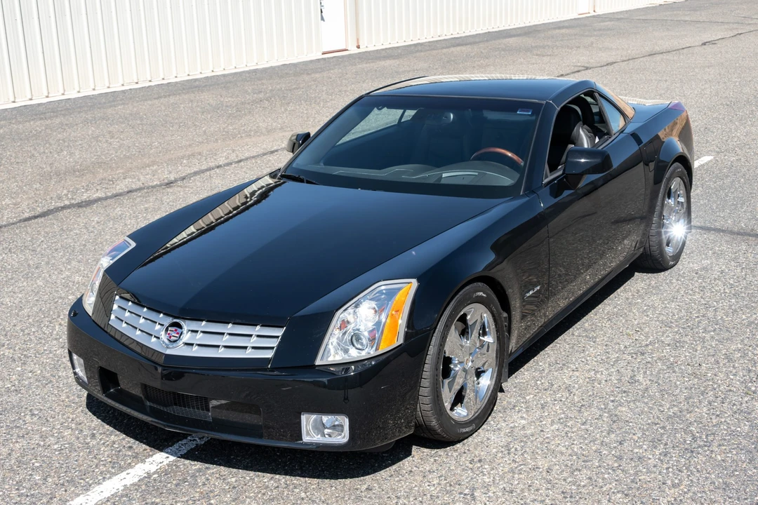 2005 Cadillac XLR - Image 10 of 31