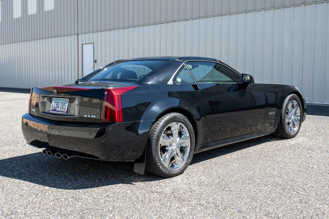 2005 Cadillac XLR - Image 16 of 31