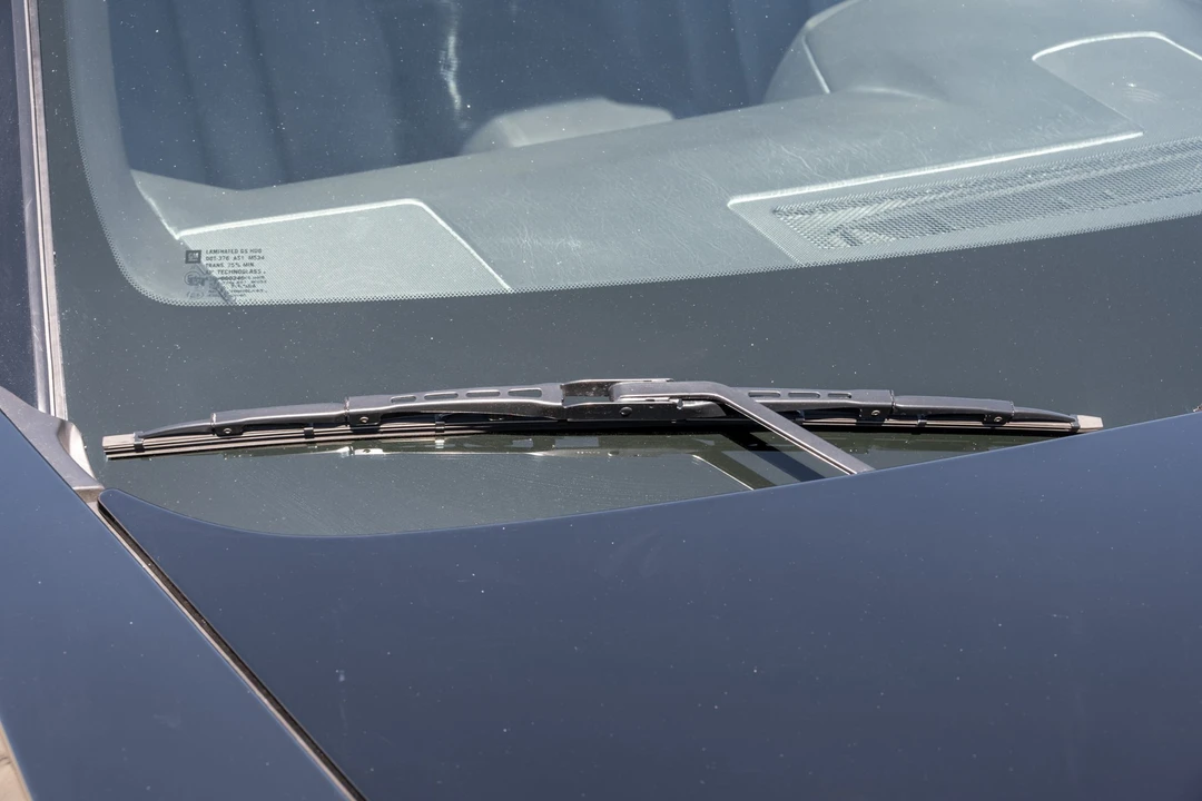2005 Cadillac XLR - Image 22 of 31