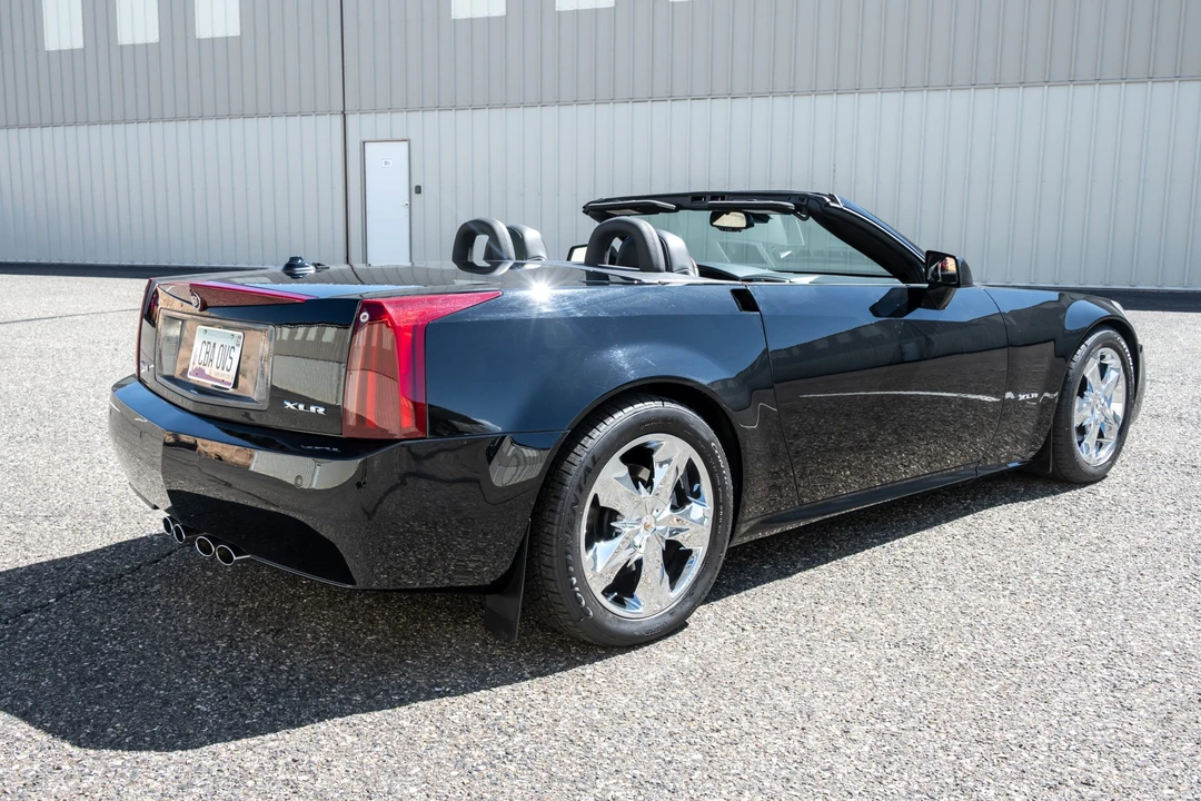 2005 Cadillac XLR - Image 5 of 31