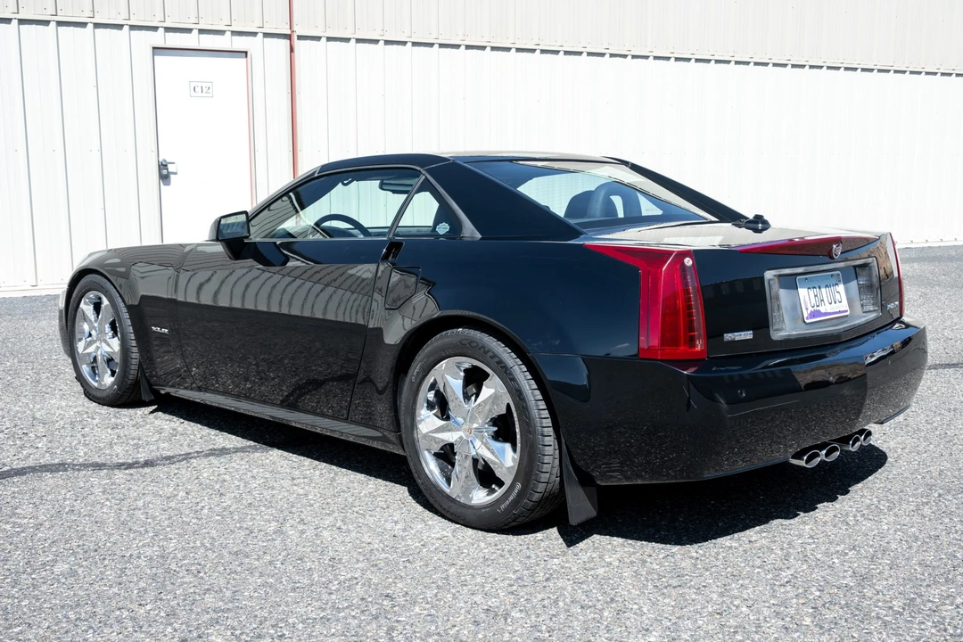 2005 Cadillac XLR - Image 13 of 31
