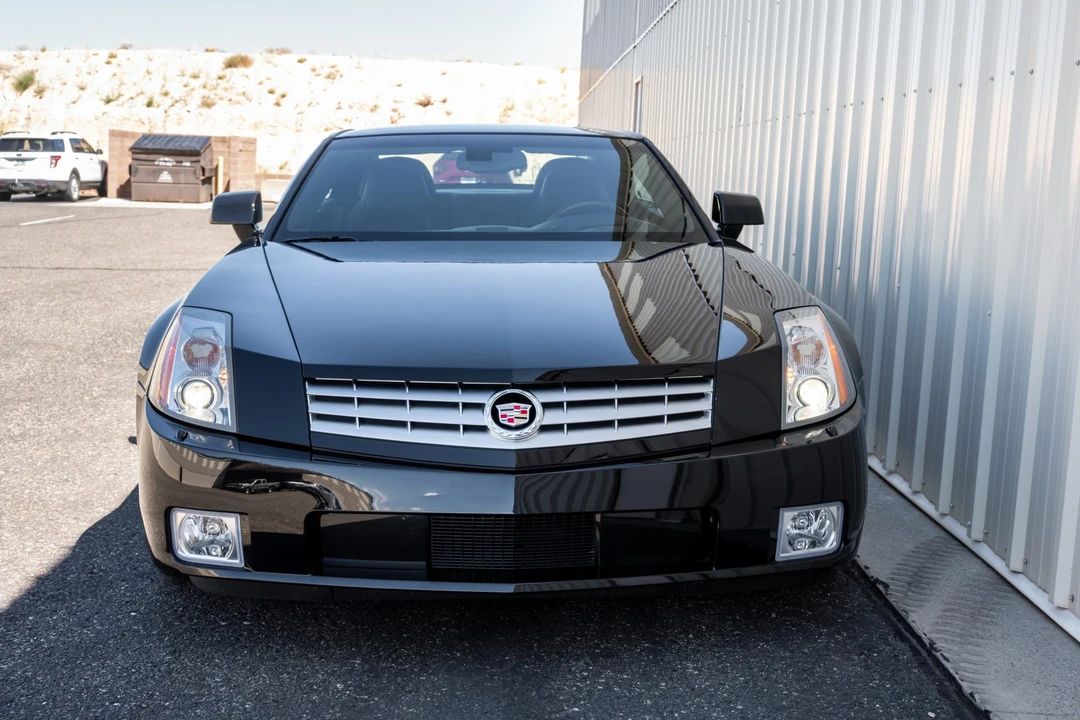 2005 Cadillac XLR - Image 19 of 31