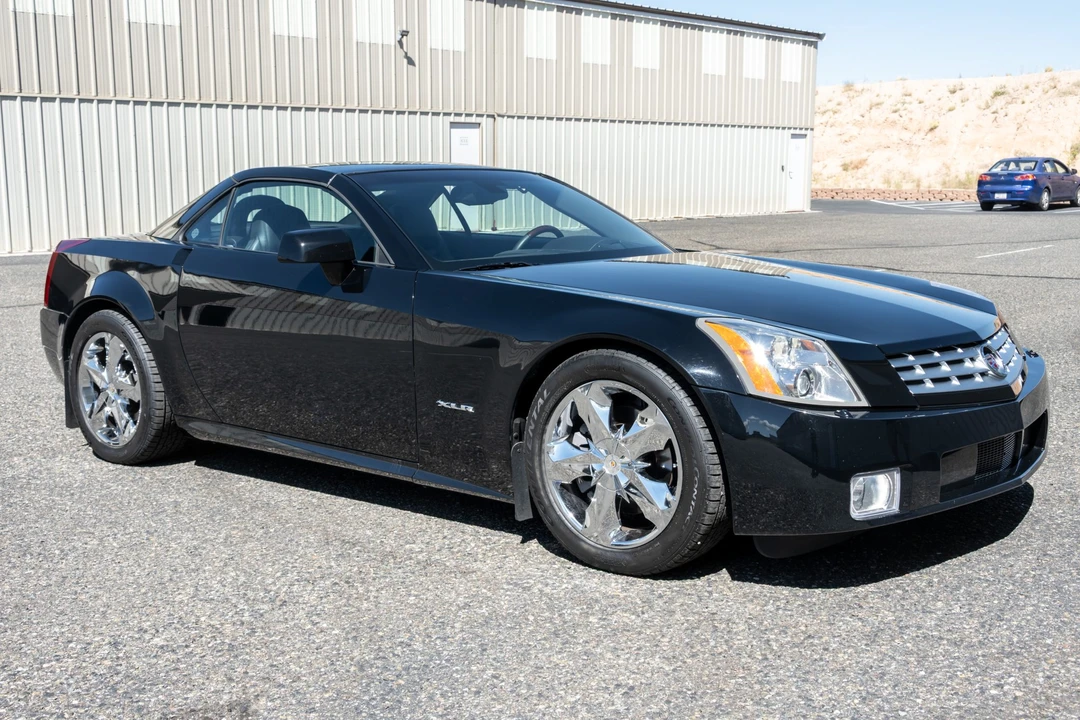 2005 Cadillac XLR - Image 18 of 31