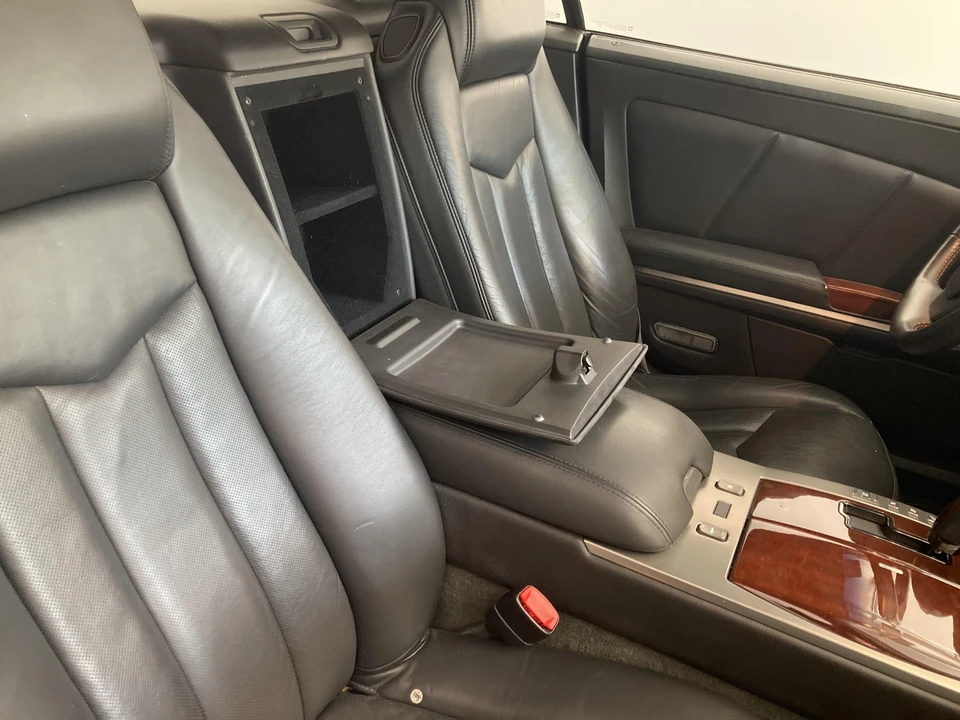 2005 Cadillac XLR - Image 28 of 31