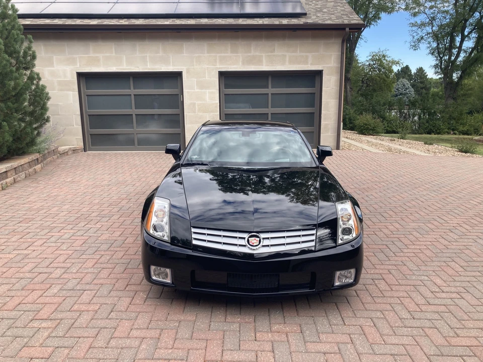 2005 Cadillac XLR - Image 6 of 31