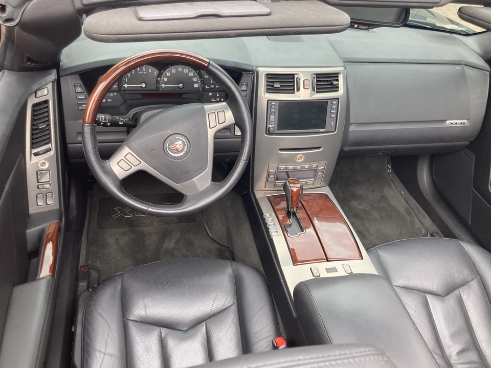 2005 Cadillac XLR - Image 31 of 31