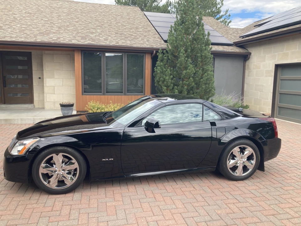 2005 Cadillac XLR - Image 9 of 31
