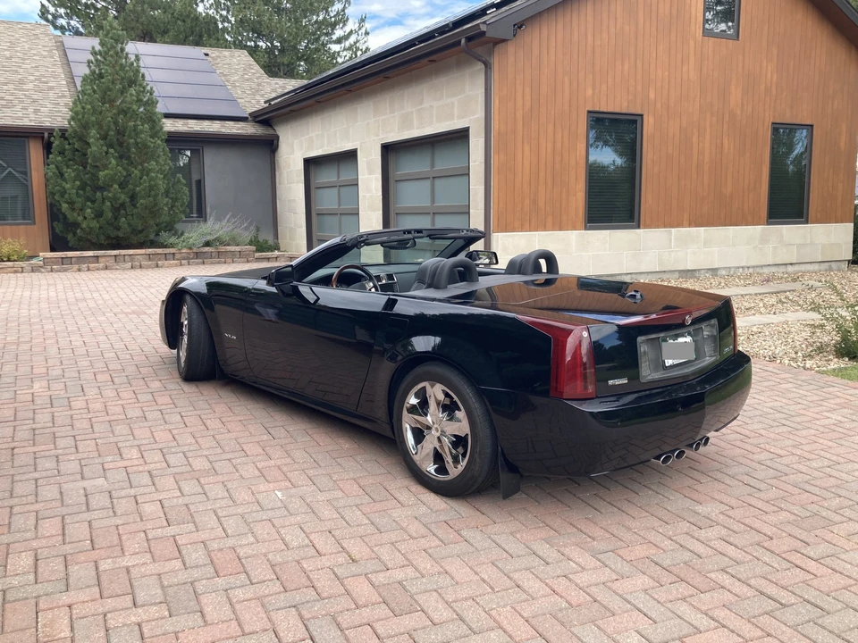 2005 Cadillac XLR - Image 17 of 31