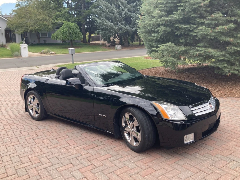 2005 Cadillac XLR - Image 13 of 31