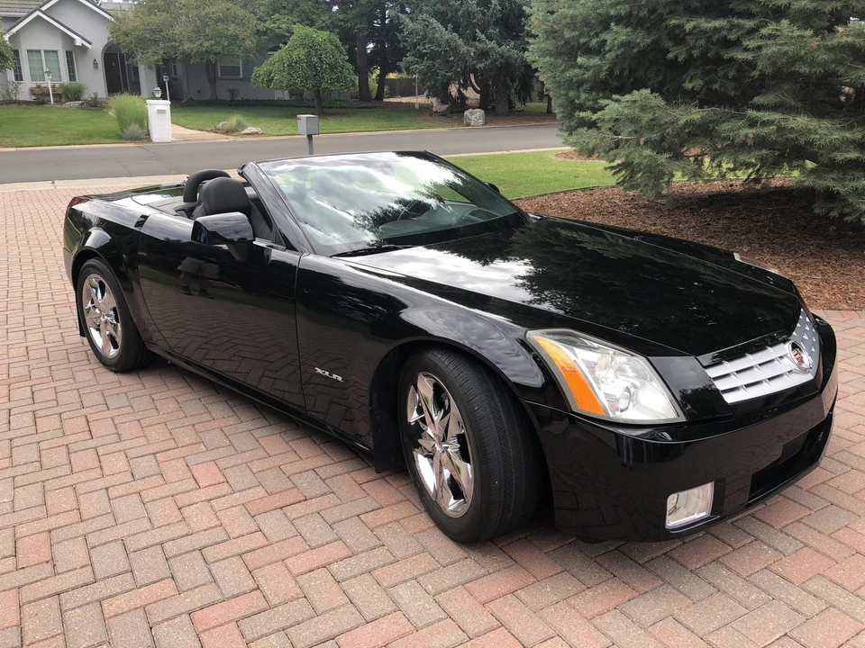 2005 Cadillac XLR - Image 14 of 31