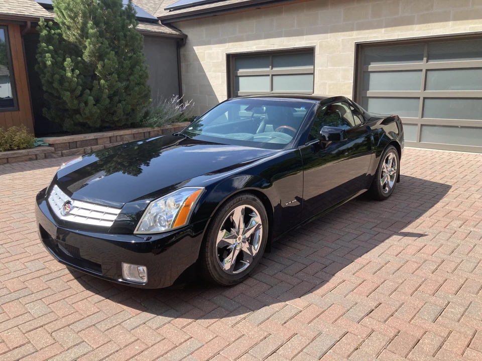 2005 Cadillac XLR - Image 7 of 31